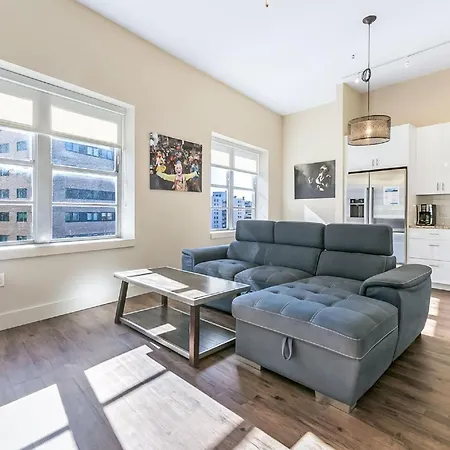 Stylish 1-Bed Condo Just Moments Away From The Charming French Quarter